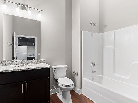 4th image of 1715 Union Ave #105