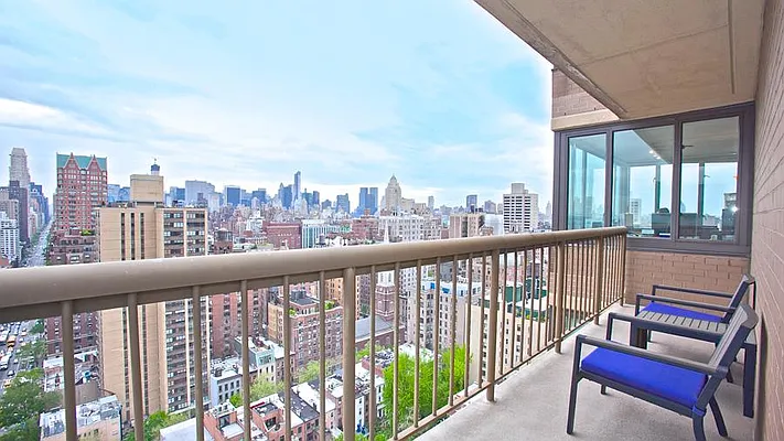 Sold by Fenwick Keats Real Estate | media 6
