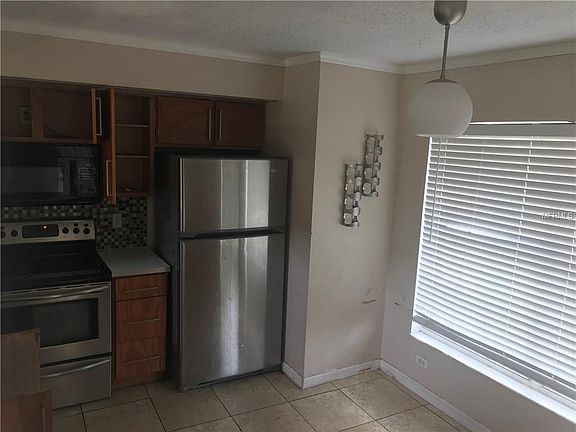 3rd image of 14622 Laguna Beach Cir