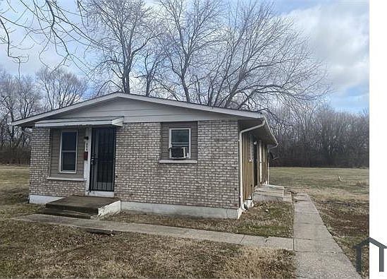 5th image of 900 Gross Ave