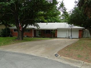 109 Crosstimber Ct, Hurst, TX 76053