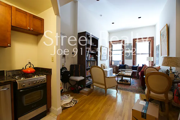 Rented by Street Realty Brokerage LLC | media 4