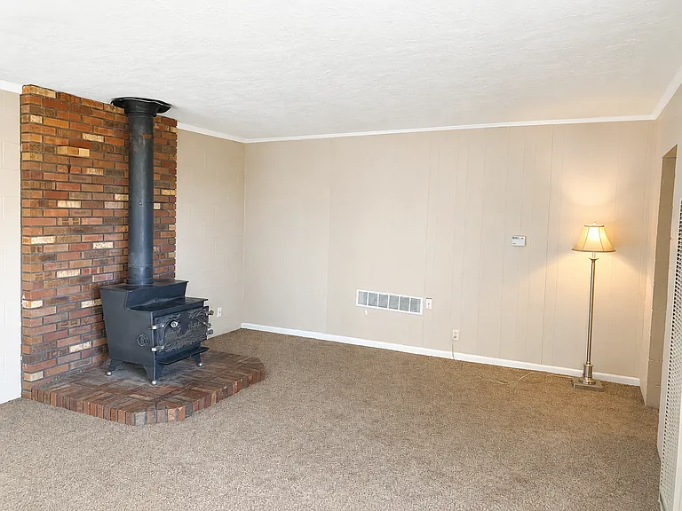 557 N 400 E — Photo 19