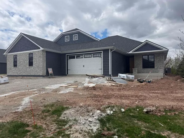 2712 Castaway Ct, Green Bay, WI 54311