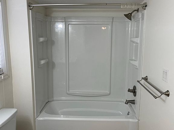2nd image of 806 Ruskin Ave