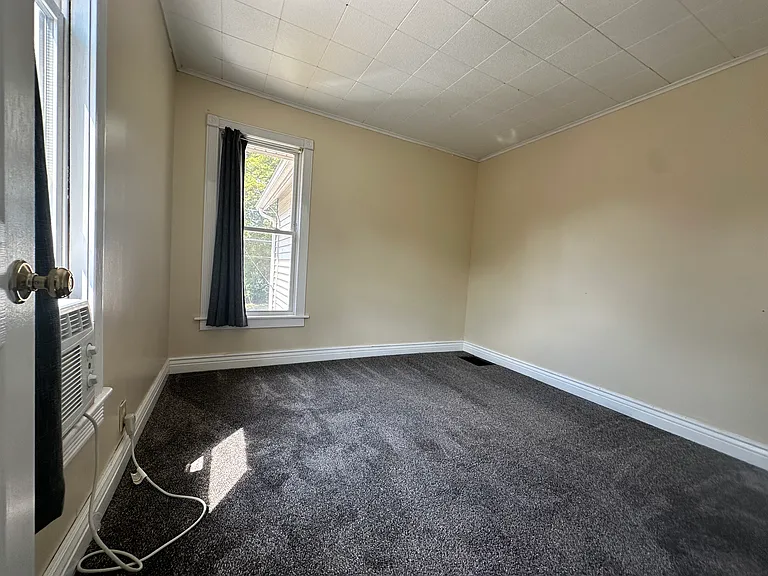 565 Thompson St #B — Photo 13