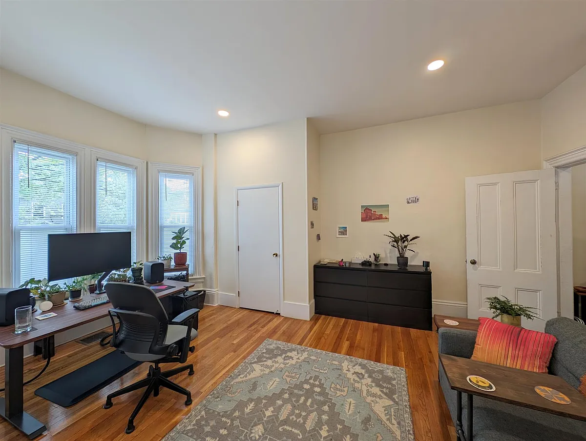 Building Photo - 12 Cameron Ave #9