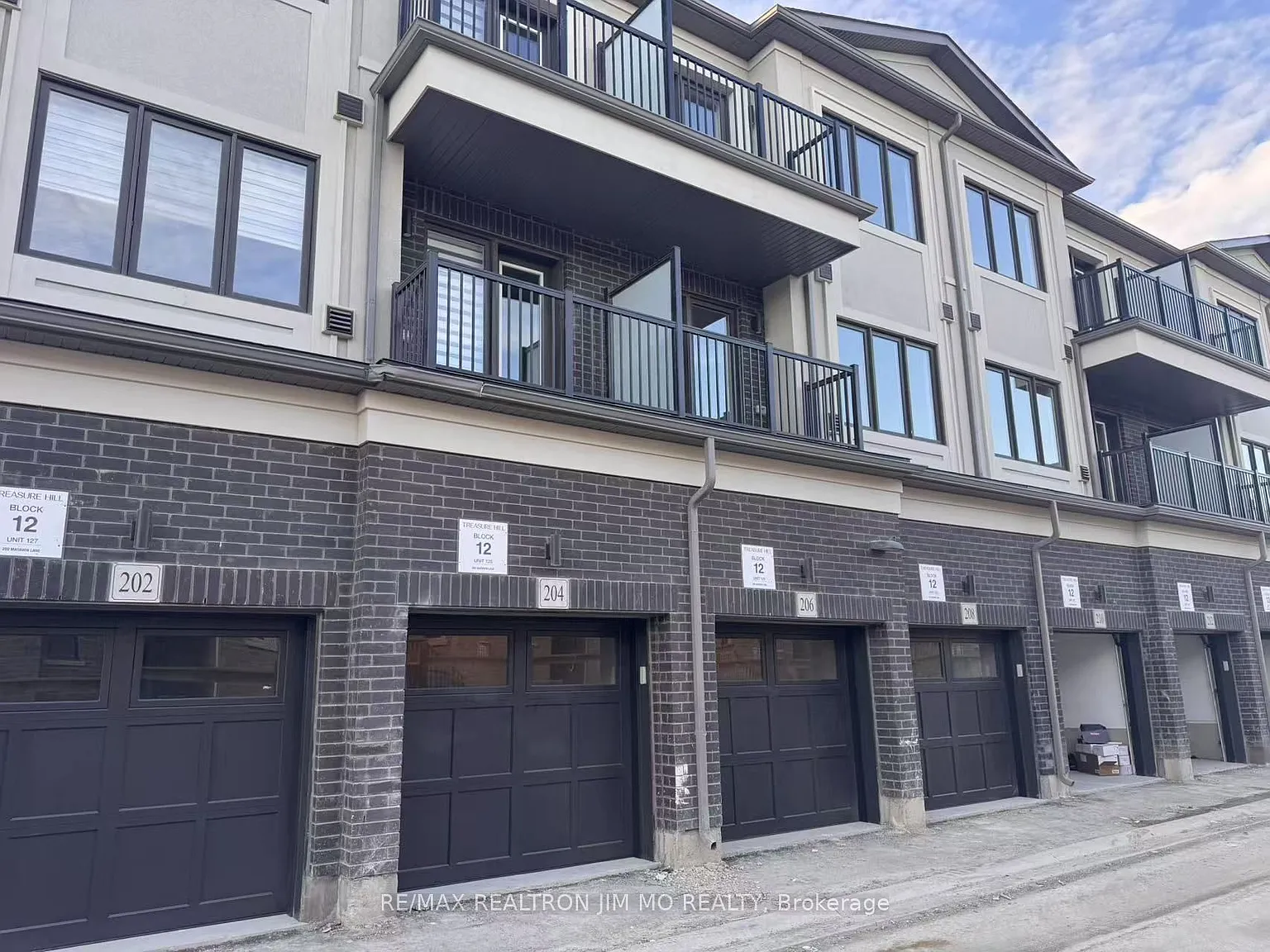 3 bed, $3,050 — Photo 3