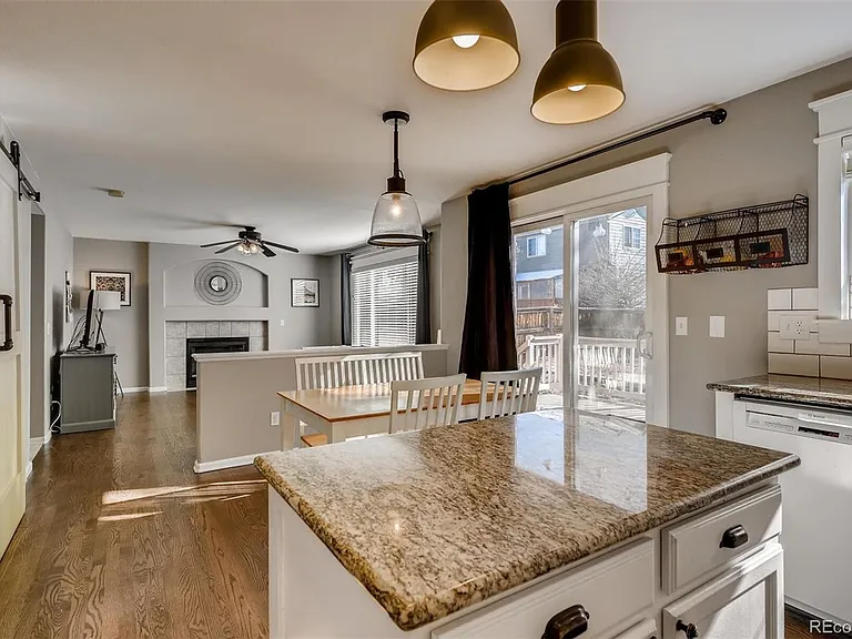 1118 Riddlewood Ln — Photo 15