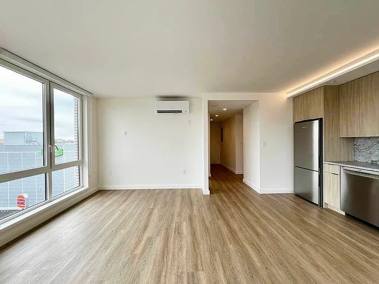 100 Sullivan Pl #216 — Photo 6