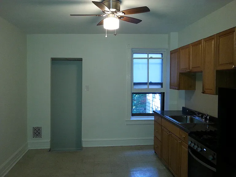 244 S 44th St #2F — Photo 22
