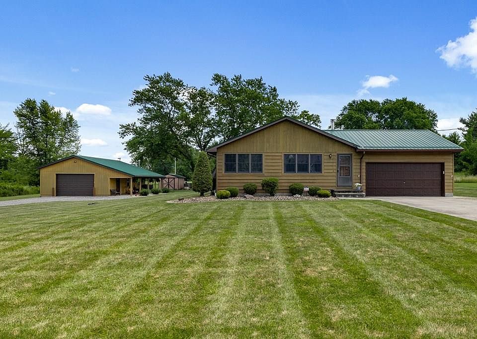 1st image of 3065 Cinnamon Dr W