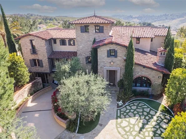 4 Thomas Rd, Mission Viejo, CA 92694