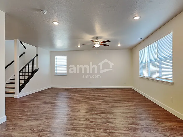 2293 E Frontier St — Photo 6