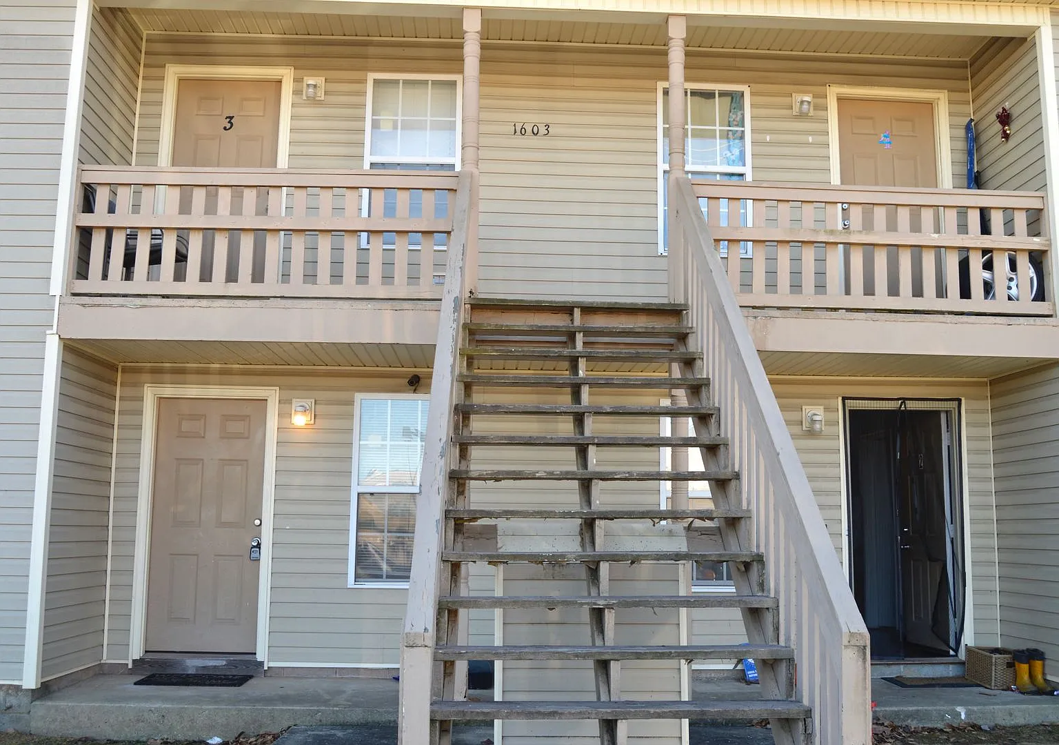 1603 Glenn St — Photo 1