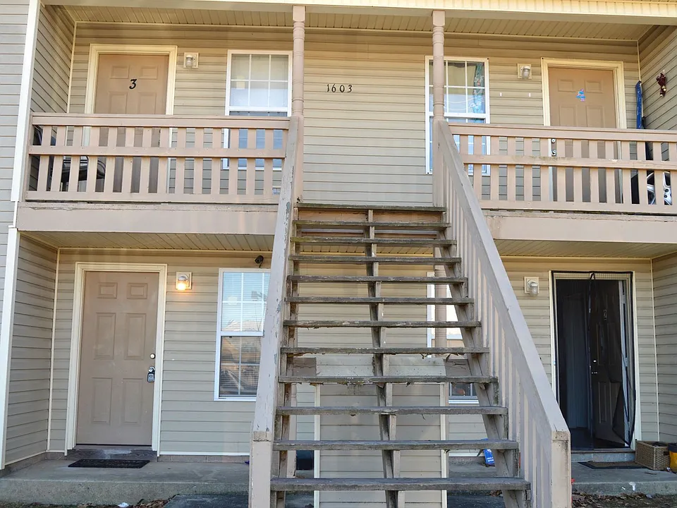 1603 Glenn St SW