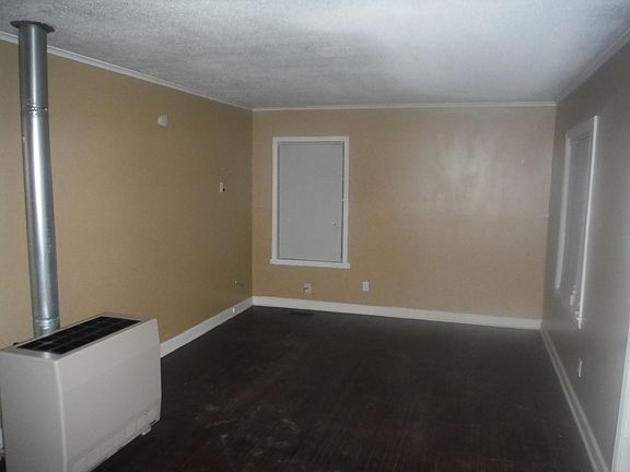 3rd image of 1599 S Highland St