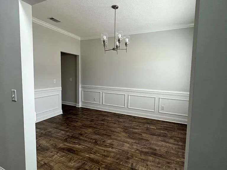 423 Fairview Cir — Photo 4