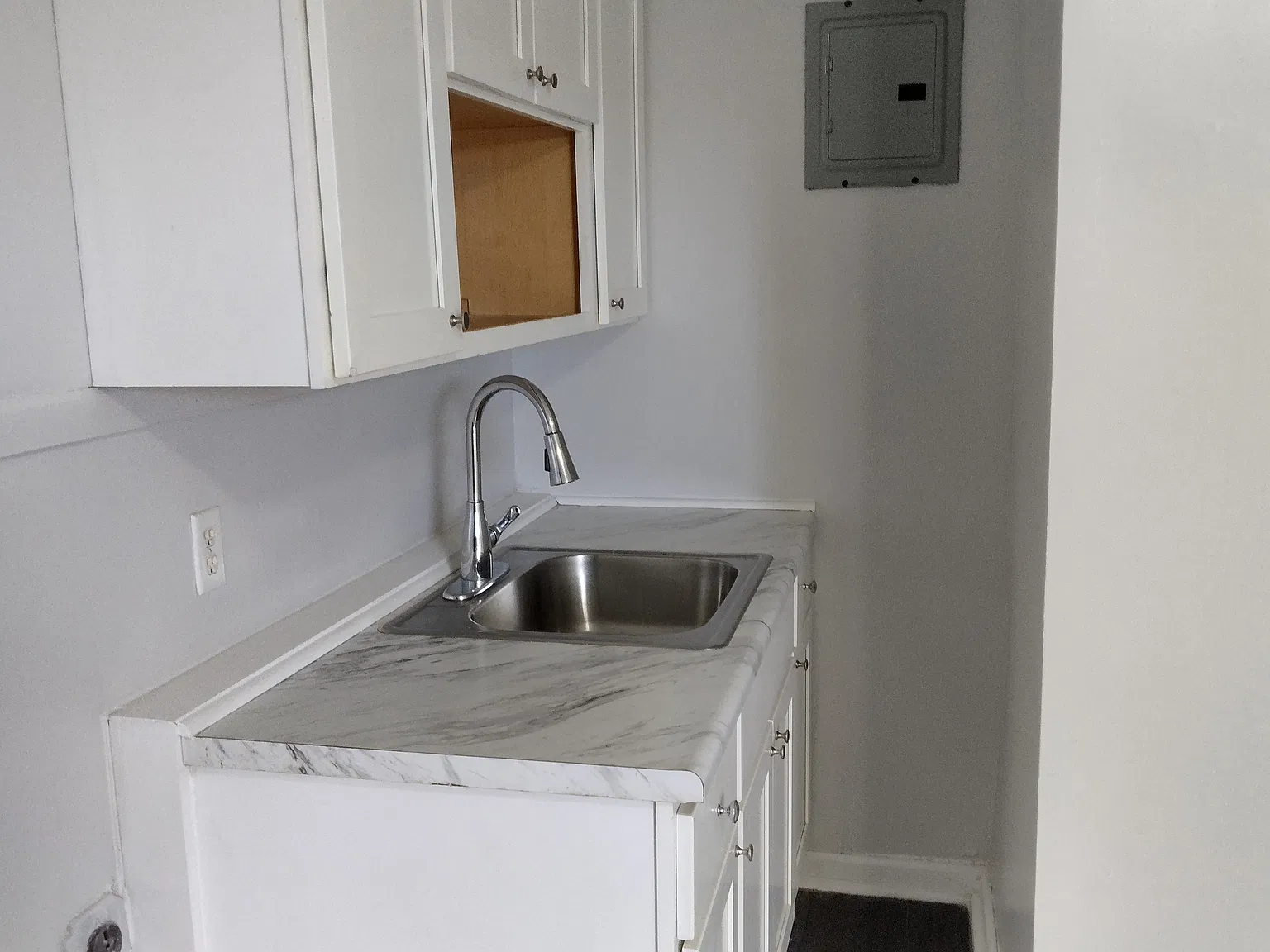 Studio, 1200 sqft, $1,800 — Photo 4