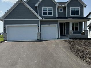 4557 Sunset Ln, Excelsior, MN 55331