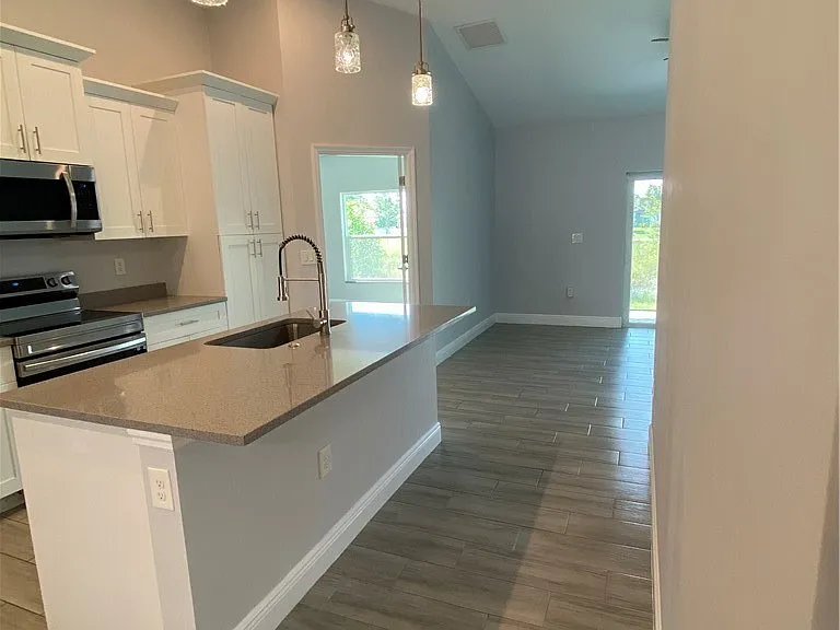 2215 Hogan Dr — Photo 4