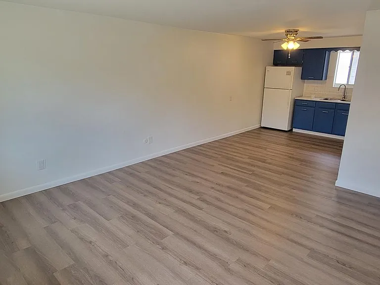 1527 Miami Ave — Photo 5