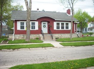 948 School Pl, Green Bay, WI 54303