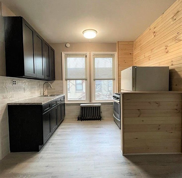 1st image of 30-09 45th St #3R