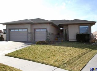 9209 Fairbanks Ct, Lincoln, NE 68516