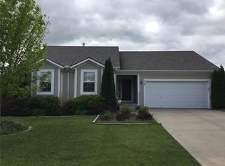 728 Sunset Dr, Louisburg, KS 66053