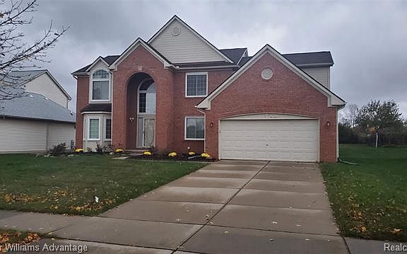 2nd image of 3110 Honeysuckle Dr