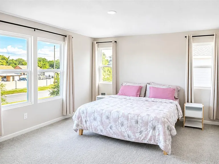 560 Summit River Dr — Photo 9