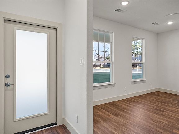 5th image of 506 E Kimball St #1