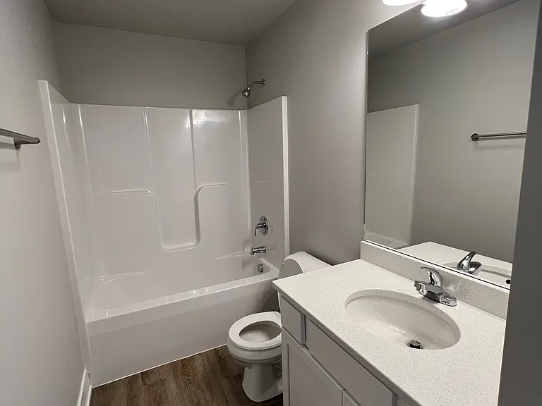233 NW Greenway Pl — Photo 12