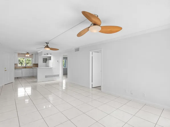 50 Celestial Way #208, Juno Beach, FL 33408