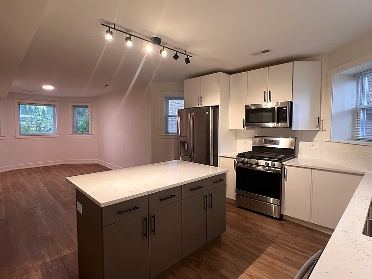 3436 N Springfield Ave #G — Photo 8