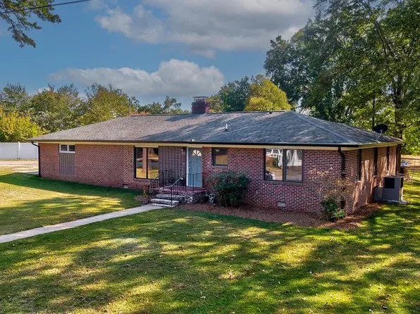 1011 S Limestone St, Gaffney, SC 29340