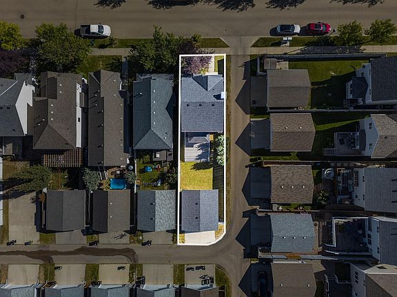 2nd image of 1530 76th St SW
