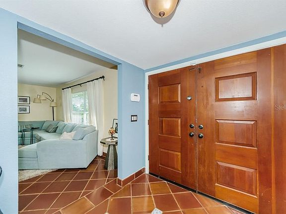 4th image of 1498 54th Ave NE