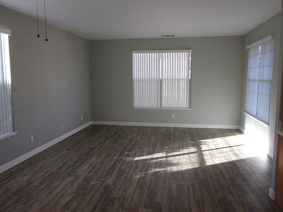 3rd image of 17447 Farley Rd W #102B