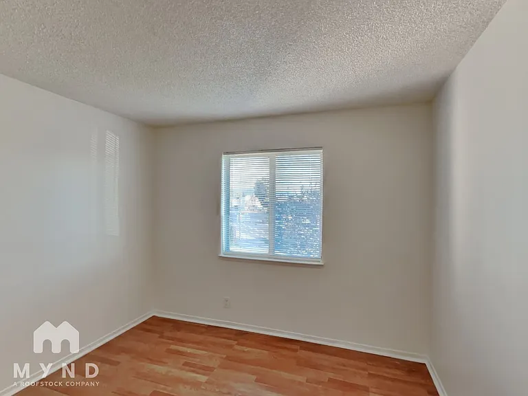 6290 Bancroft Ave — Photo 12