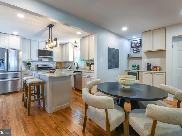 341 Larch Ave, West Berlin, NJ 08091