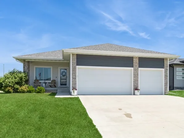 5419 166th Ct, Urbandale, IA 50323