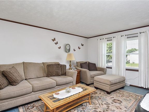 3rd image of 4804 Pine Trace Dr