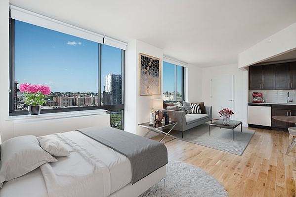 1st image of 14736 94th Ave APT 21L