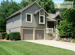 4050 SW Orleans Ct, Lees Summit, MO 64082