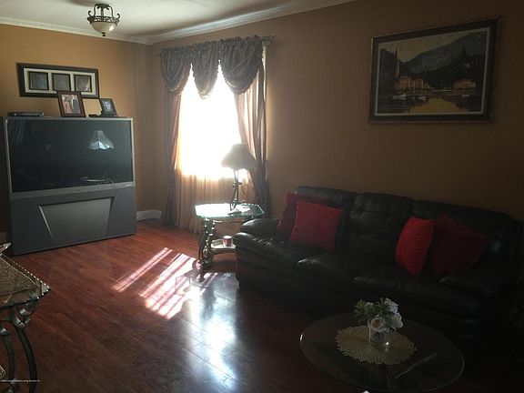 3rd image of 81 Lott Ln
