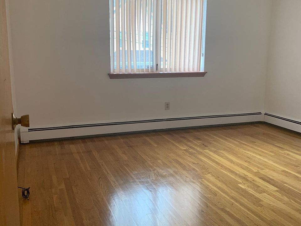 1st image of 31 Marion Ave