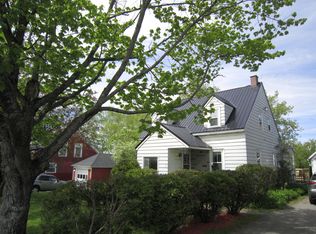 13 Pleasant St, Presque Isle, ME 04769