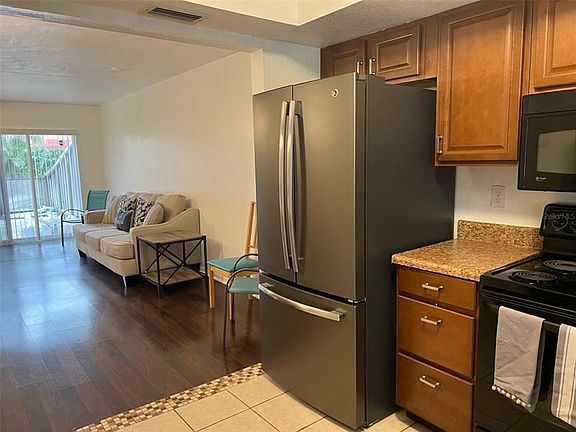 4th image of 1640 58th Ave S APT 2